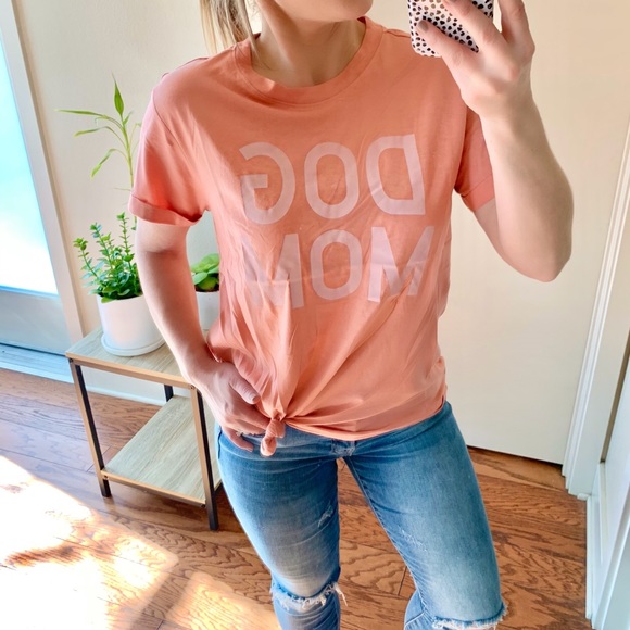 | dog mom knotted tee | - Picture 2 of 8